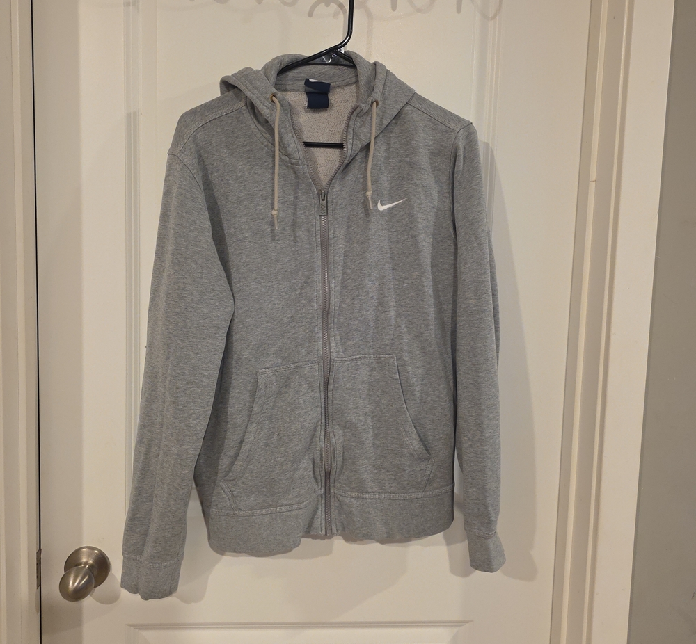 Nike Men’s Light Gray Zip-Up Hoodie Jacket